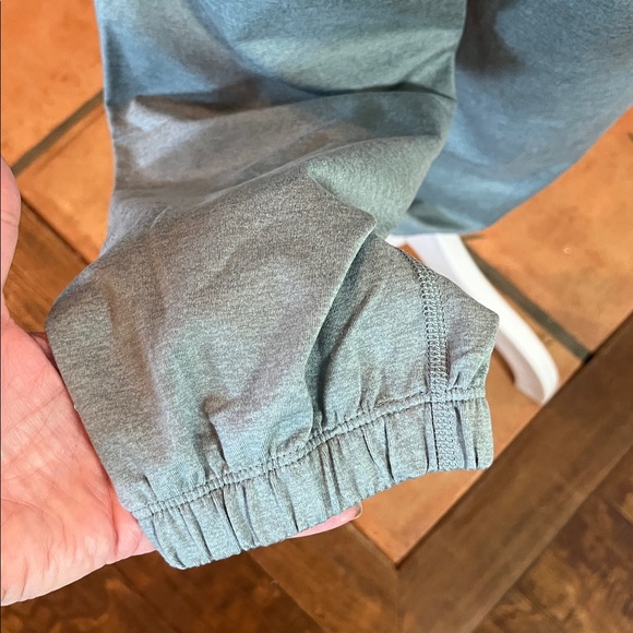 Vuori Vintage Pistachio Heather Boyfriend Jogger, size S - Picture 5 of 8